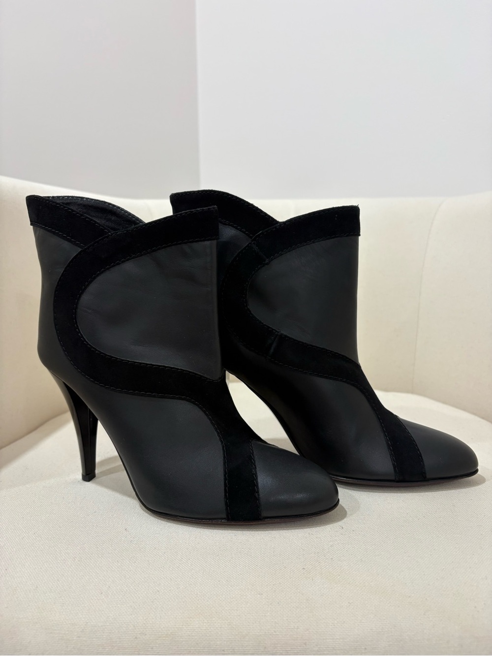 PINKO Black Leather & Suede Paneled Wave Ankle Boots - Made in Italy - Size 36